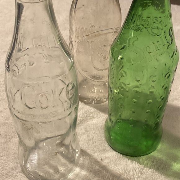 Lot of 3 Vintage Glass Bottles Dr Pepper Coke and Sprite Green Raised Hobnail - Picture 5 of 8